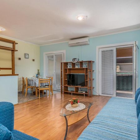 Beautiful Apartment In Pinezici With Wifi Exteriér fotografie