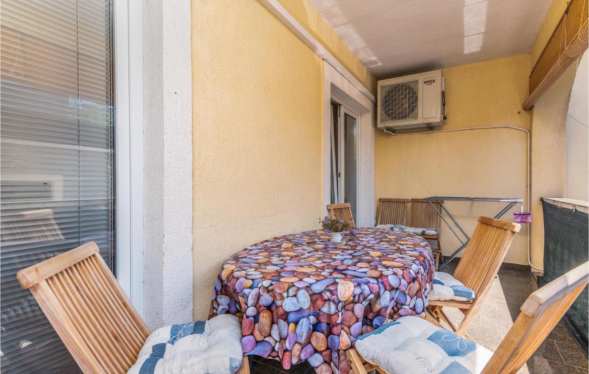 Beautiful Apartment In Pinezici With Wifi Exteriér fotografie