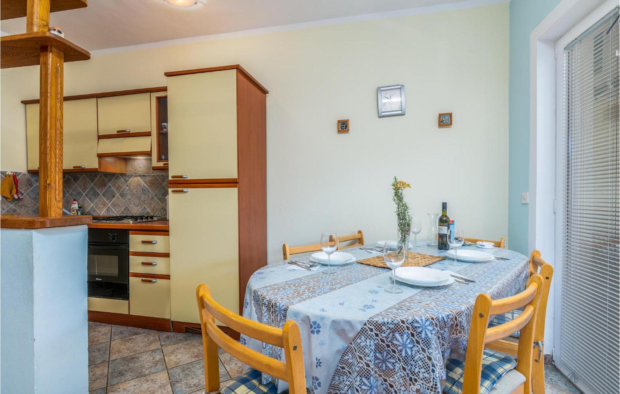 Beautiful Apartment In Pinezici With Wifi Exteriér fotografie